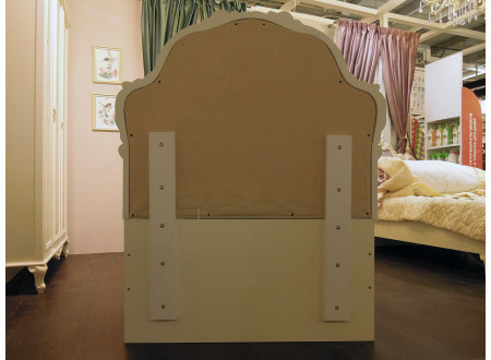 Кровать с резным изголовьем с мягкой вставкой, с решеткой и без матраса, сп. место 90*200 - 665.260